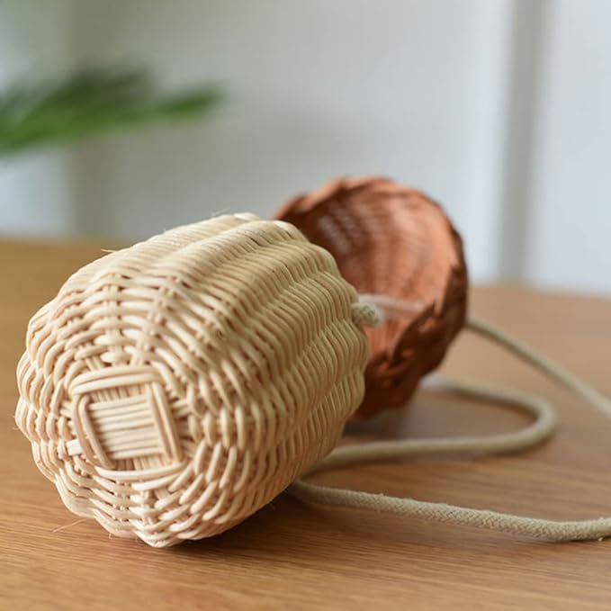 Cute Acorn Basket with Lid: Acorn Shaped Basket Shoulder Bag Hand Woven Rattan Storage Baskets Decorative Picnic Baskets Wicker Crossbody Bag for Girls Women