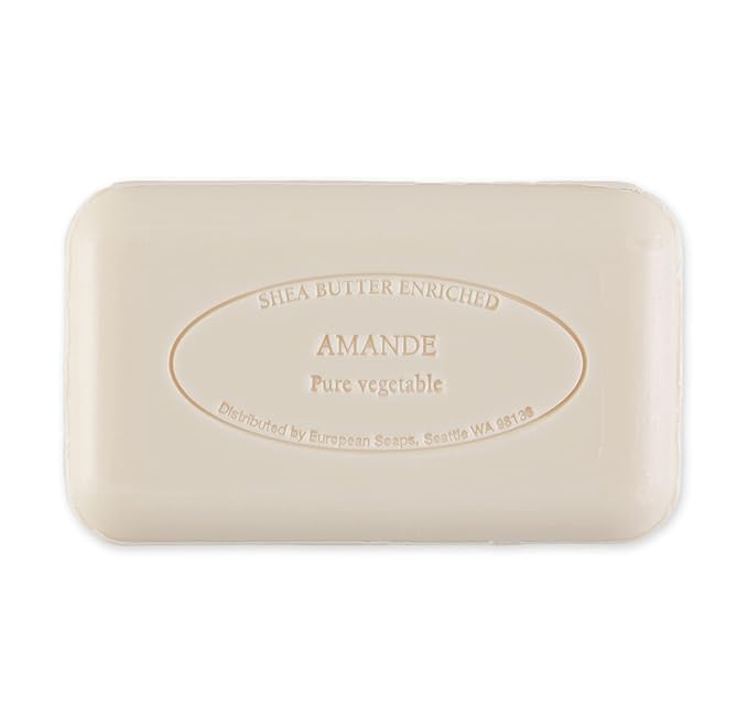 Pre de Provence Artisanal Soap Bar, Natural French Skincare, Enriched with Organic Shea Butter, Quad Milled for Rich, Smooth & Moisturizing Lather, Amande, 5.3 Ounce