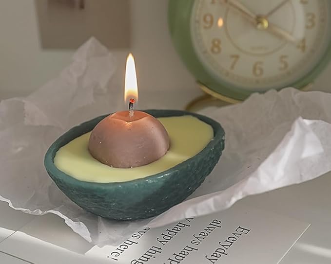 Cute Avocado Shaped Scented Candle Soy Wax Decorative Candle 2.8oz 6 Hours Lasting Candles Aromatherapy Candles (A Avocado,3.3''*2.3''Pillar)