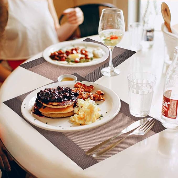 GIVERARE Placemats Set of 4, Heat-Resistant Woven Vinyl Placemat, Non-Slip Washable PVC Table Mat, Easy to Clean Premium Plastic Mats for Dining, Kitchen Table (Dark Brown)