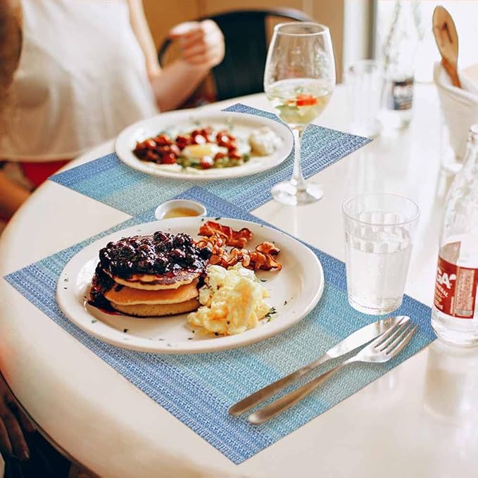 GIVERARE Placemats Set of 4, Heat-Resistant Woven Vinyl Placemat, Non-Slip Washable PVC Table Mat, Easy to Clean Premium Plastic Mats for Dining, Kitchen Table (Light Blue)