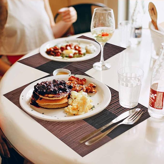 GIVERARE Placemats Set of 4, Heat-Resistant Woven Vinyl Placemat, Non-Slip Washable PVC Table Mat, Easy to Clean Premium Plastic Mats for Dining, Kitchen Table (Black+Brown)