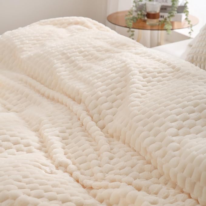 Puncuntex Cream White Throw Blanket 108"×90" inches Fuzzy 3D Jacquard Decorative Flannel Fleece Super Soft Plush Cozy Blanket for Couch Sofa Chair Lightweight
