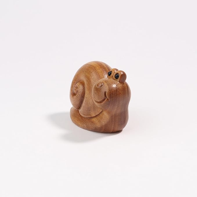 Snail Wooden Figurine,Gift Decoration Hand-Carved Wood Look Art Carved Garden Statue,Lovely Home Decor Figurine Suitable for Office Desk, Desktop, Living Room, Bedroom, Bookshelf, etc.
