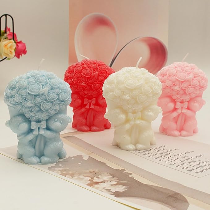 Engraved Bear Holding Rose Flower Cluster Scented Candle,80G Aesthetic Handmade Soy Wax Aroma Decorative Art Candle for Table Photo Prop Wedding Birthday,Prefect Gift for Meditation Stress (Pink)