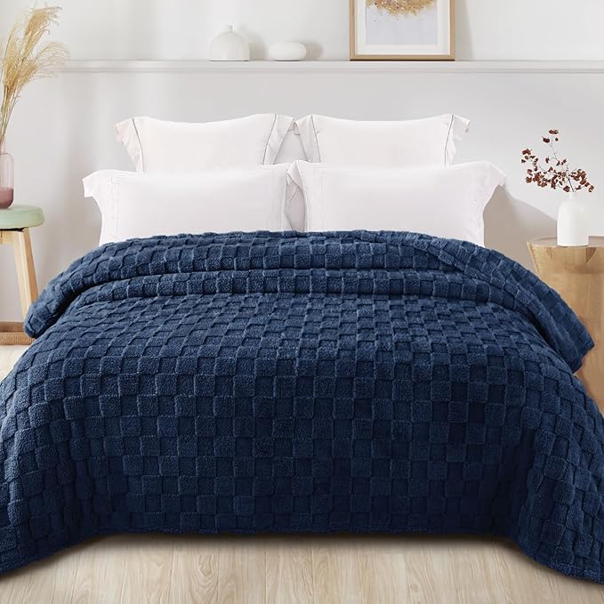Exclusivo Mezcla Twin Size Flannel Fleece Blanket, Super Soft and Warm Lightweight Checkered Pattern Blankets for All Seasons, 60x80 Inches, Navy Blue