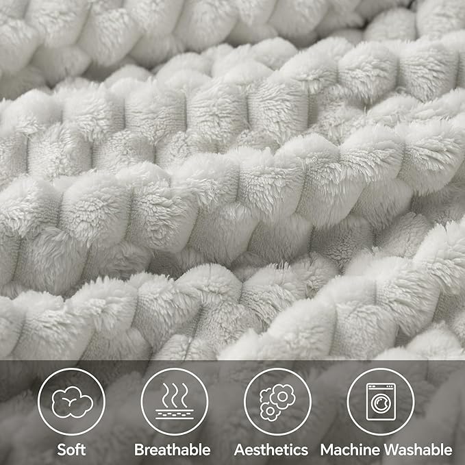 BEDELITE Fleece Blanket Twin for Bed Couch, 3D Jacquard Decorative Light Grey Throw Blanket, Soft and Cozy Warm Plush Fuzzy Blanket All Seasons Suitable, 60x80Inches