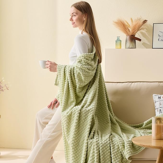 EMME Fleece Throw Blanket Luxury Flannel for Couch Bed Sofa Chair, Soft, Plush, Warm and Cozy Blanket with Geometric Grid Design (Sage Green, 60'' x 80'')