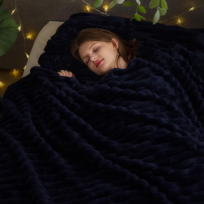 NEWCOSPLAY Super Soft King Blanket Dark Navy Premium Silky Flannel Fleece 3D Ribbed Jacquard Lightweight Bed Blanket All Season Use (Dark Navy Ribbed, King(90"x110"))