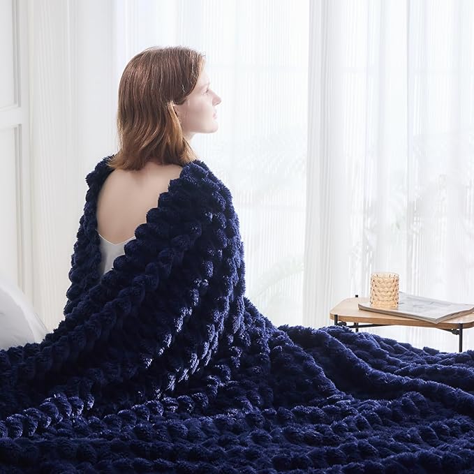 NEWCOSPLAY Super Soft Queen Blanket Dark Navy Premium Silky Flannel Fleece 3D Clouds Stylish Jacquard Lightweight Bed Blanket All Season Use 350GSM (Dark Navy, Queen(90"x90"))