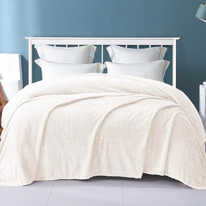 Exclusivo Mezcla Off White Fleece Queen Size Blanket for Bed, 90x90 Inches Soft Cozy Jacquard Flannel Blankets, Lightweight Fuzzy Plush Warm for All Seasons