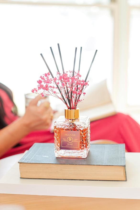 Reed Diffuser Set - Rose Honey Oil, Oil Diffuser Sticks, Bathroom Diffuser, Bathroom Decor, 200ml with Preserved Flowers - PEANÄK