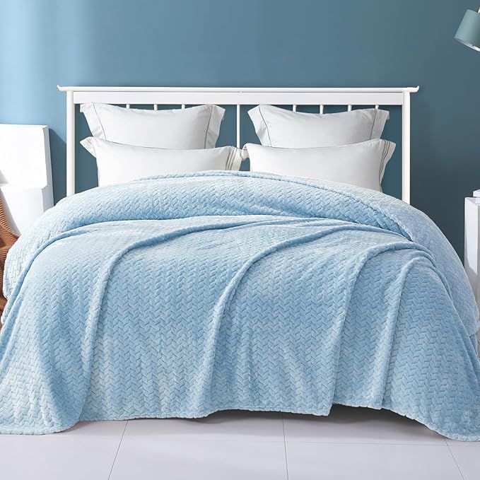Exclusivo Mezcla Light Blue Fleece Twin Size Blanket for Bed, 90x66 Inches Soft Cozy Jacquard Flannel Blankets, Lightweight Fuzzy Plush Warm for All Seasons
