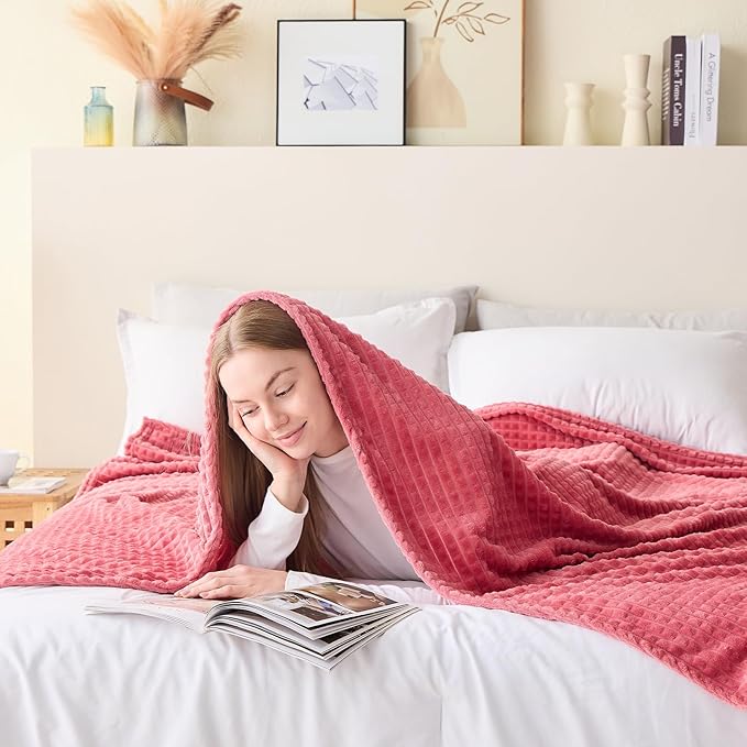 EMME Fleece Throw Blanket Luxury Flannel for Couch Bed Sofa Chair, Soft, Plush, Warm and Cozy Blanket with Geometric Grid Design (Coral Red, 60'' x 80'')
