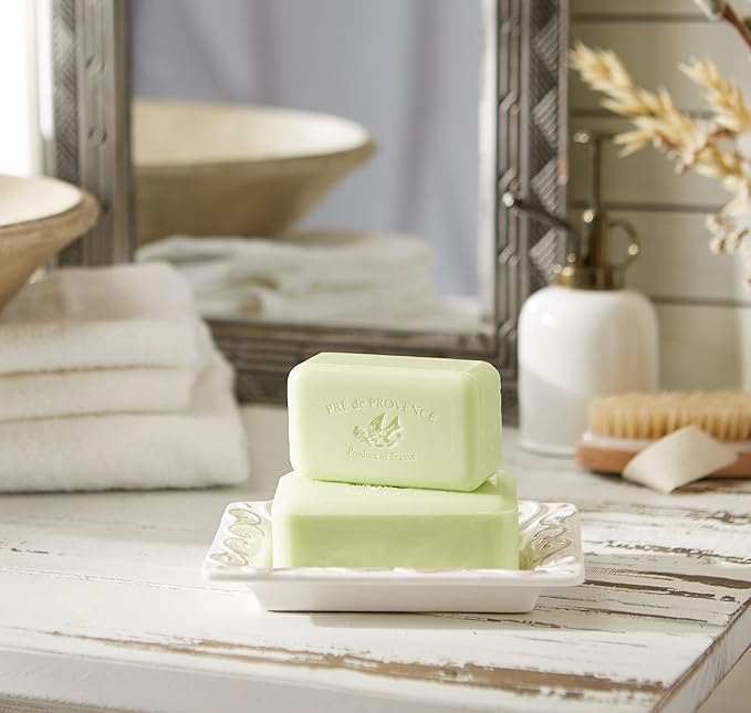 Pre de Provence Artisanal Soap Bar, Natural French Skincare, Enriched with Organic Shea Butter, Quad Milled for Rich, Smooth & Moisturizing Lather, Linden, 5.3 Ounce