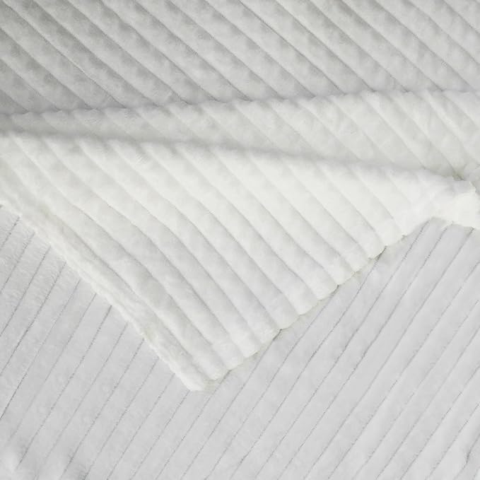 EMME Fleece Throw Blanket Luxury Flannel for Couch Bed Sofa Chairl, Soft, Plush, Warm and Cozy Blanket with Geometric Grid Design (White, 60'' x 80'')