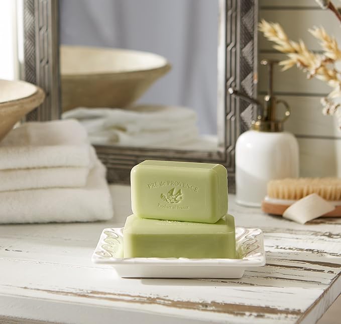Pre de Provence Artisanal Soap Bar, Natural French Skincare, Enriched with Organic Shea Butter, Quad Milled for Rich, Smooth & Moisturizing Lather, Green Tea, 5.3 Ounce