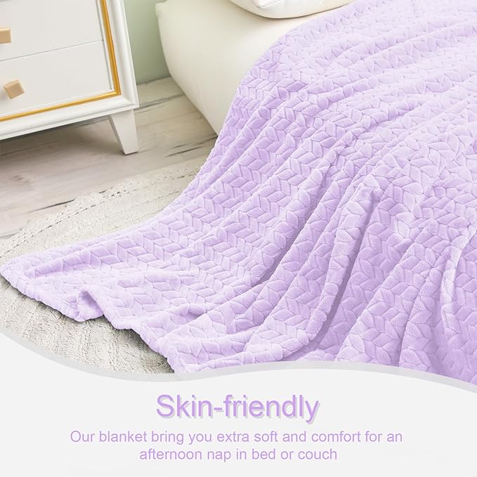 Exclusivo Mezcla Lilac Purple Fleece King Size Blanket for Bed, 90x104 Inches Soft Cozy Jacquard Flannel Blankets, Lightweight Fuzzy Plush Warm for All Seasons