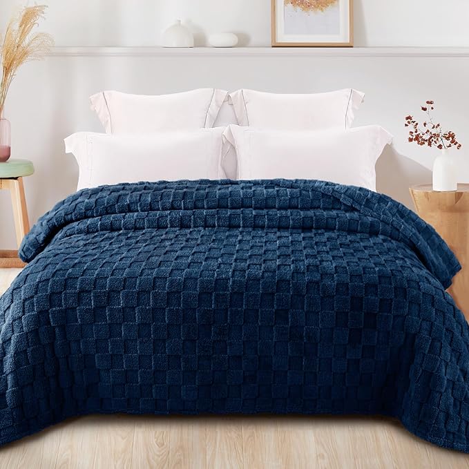 Exclusivo Mezcla Queen Size Flannel Fleece Blanket, Super Soft and Warm Lightweight Checkered Pattern Blankets for All Seasons, 90x90 Inches, Navy Blue