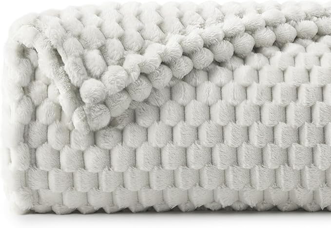 BEDELITE Fleece Blanket Twin for Bed Couch, 3D Jacquard Decorative Light Grey Throw Blanket, Soft and Cozy Warm Plush Fuzzy Blanket All Seasons Suitable, 60x80Inches