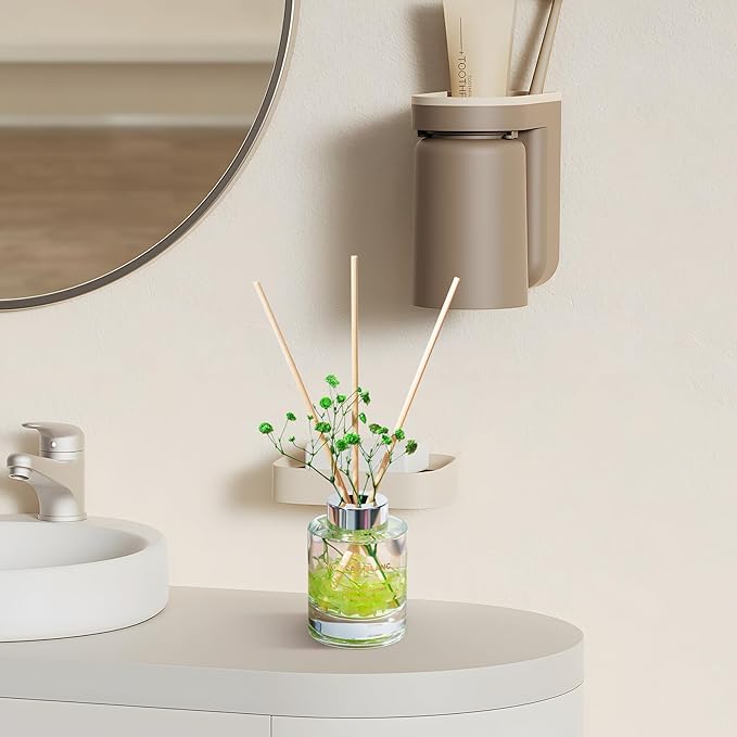 ROUCAS BLANC Reed Diffuser Set with Preserved Flowers, Lemon and Bergamot Scented Diffuser with Sticks, Room Decor & Bathroom Decor, Aromatherapy Home Fragrance Gift Set (California Cinnamon)