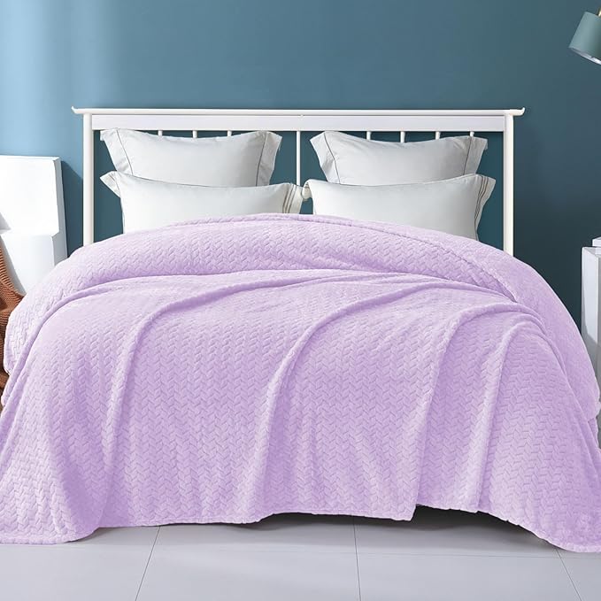 Exclusivo Mezcla Lilac Purple Fleece King Size Blanket for Bed, 90x104 Inches Soft Cozy Jacquard Flannel Blankets, Lightweight Fuzzy Plush Warm for All Seasons