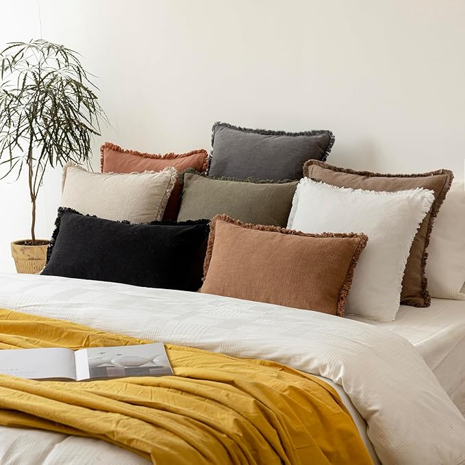 Foindtower Set of 2 Decorative Linen Fringe Lumbar Throw Pillow Covers Boho Farmhouse Cushion Cover with Tassels Soft Accent Pillowcase for Couch Sofa Bed Living Room Home Decor,12×20 Inch,Black