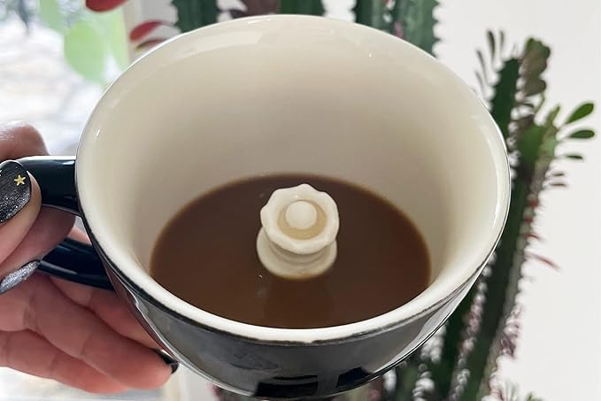 creature cups Chess Queen Ceramic Cup (11 Ounce, Black) - Hidden Chess Piece Statue Inside Mug - Queen's Gambit - Holiday and Birthday Gift for Chess, Coffee & Tea Lovers