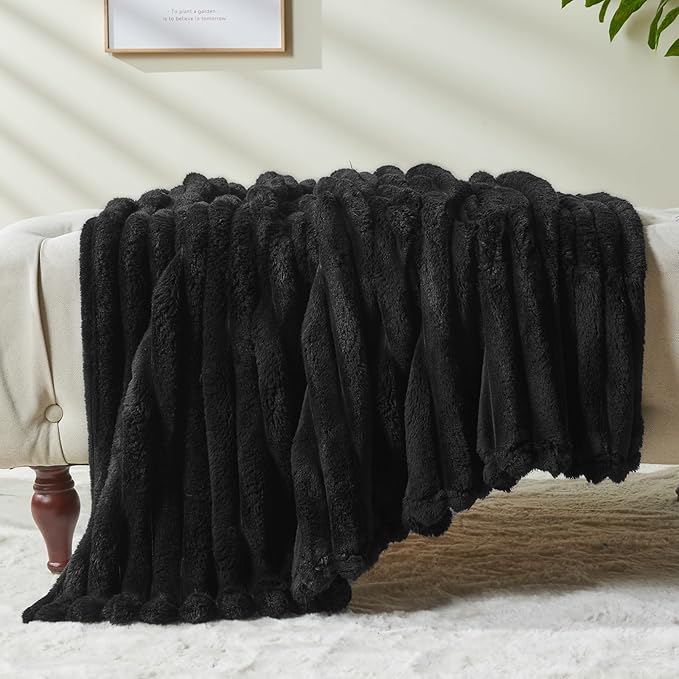 NEWCOSPLAY Super Soft King Blanket Black Premium Silky Flannel Fleece 3D Ribbed Jacquard Lightweight Bed Blanket All Season Use (Black Ribbed, King(90"x110"))