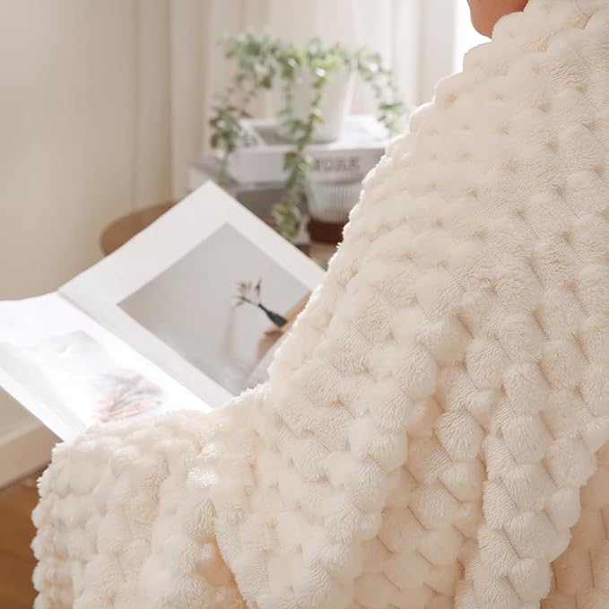 Puncuntex Cream White Throw Blanket 108"×90" inches Fuzzy 3D Jacquard Decorative Flannel Fleece Super Soft Plush Cozy Blanket for Couch Sofa Chair Lightweight