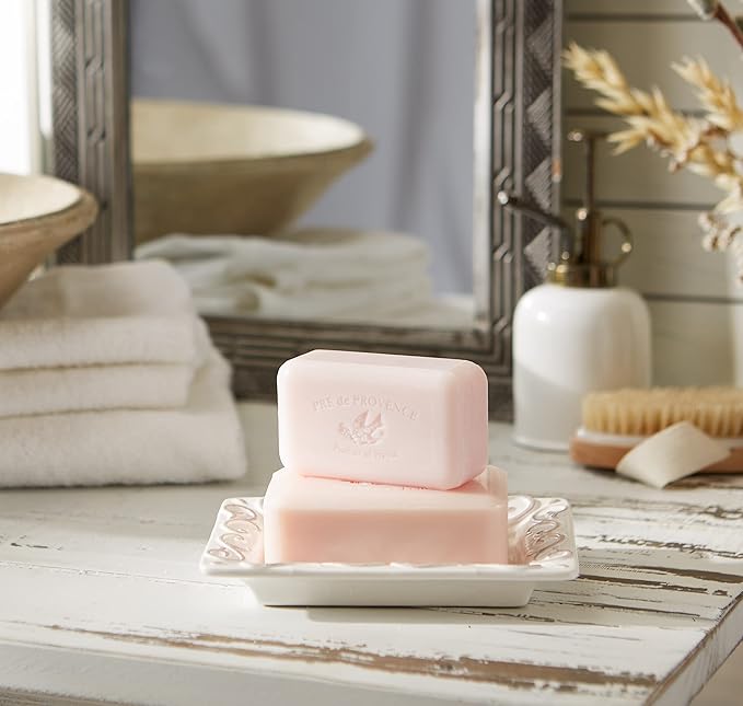 Pre de Provence Artisanal Soap Bar, Natural French Skincare, Enriched with Organic Shea Butter, Quad Milled for Rich, Smooth & Moisturizing Lather, Lily of the Valley, 5.3 Ounce