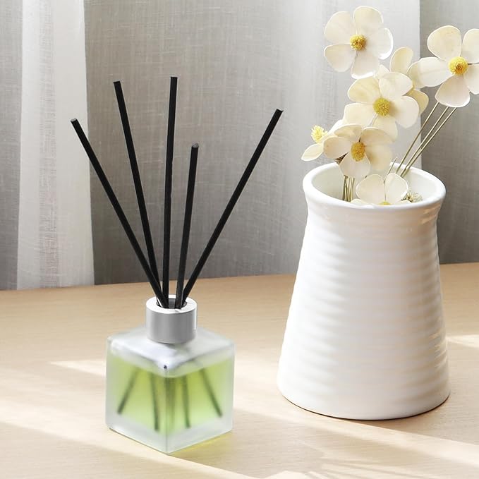 Reed Diffuser, Clean Linen Scented Oils, Air Freshener Essential Oil Set with Diffuser Sticks, 3.4 oz Long Lasting Home Fragrance for Bedroom Office Shelf Bathroom Decor (1-Pack)
