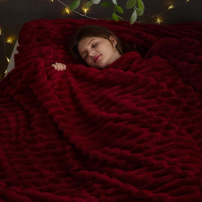 NEWCOSPLAY Super Soft King Blanket Red Premium Silky Flannel Fleece 3D Ribbed Jacquard Lightweight Bed Blanket All Season Use (Red Ribbed, King(90"x110"))