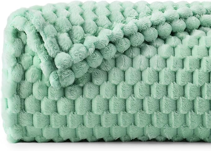 BEDELITE Fleece Throw Blanket for Couch & Bed - 3D Jacquard Decorative Sage Green Blanket, Super Soft and Cozy Warm Fuzzy Blanket All Seasons Suitable, 60x80Inches