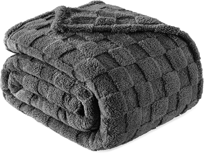 Exclusivo Mezcla Queen Size Flannel Fleece Blanket, Super Soft and Warm Lightweight Checkered Pattern Blankets for All Seasons, 90x90 Inches, Dark Grey