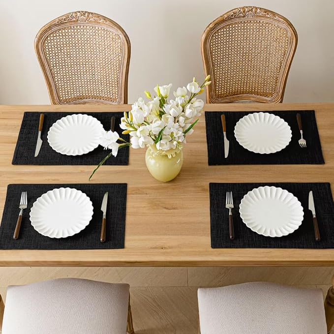 Placemats Set of 4, Bilayer Thickened Linen Place Mats Heat Resistant Machine Washable Wrinkle Free Carefully Selected Polyester Mats for Kitchen/Dining/Coffee Table (Black)