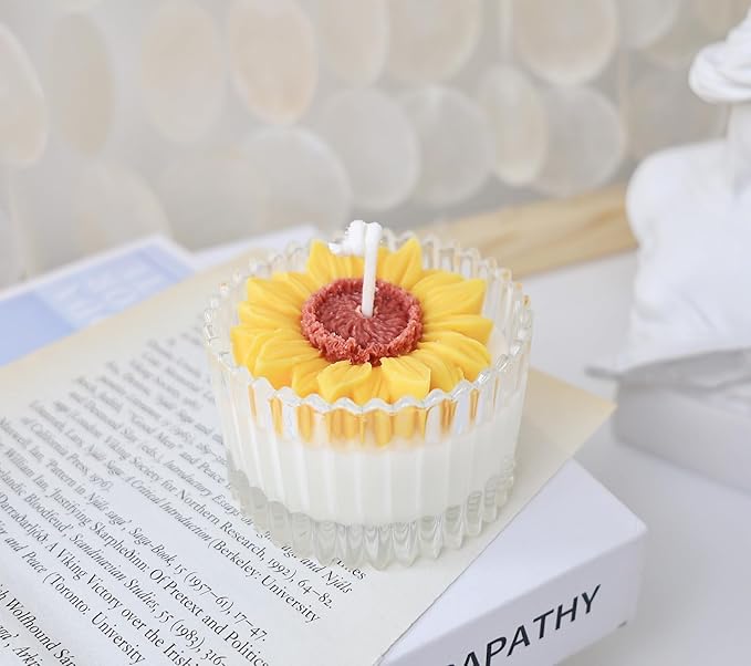 Sunflower Scented Candle,230G Soy Wax Aroma Decorative Candle in Glass Jar 24 Hours,Handmade Candle for Table Photo Prop,Prefect Gift for Meditation Stress Relief Mood Boosting Bath Yoga