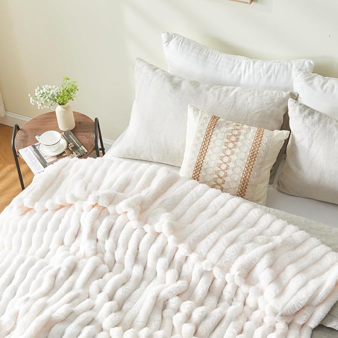 NEWCOSPLAY Super Soft Queen Blanket Ivory Premium Silky Flannel Fleece 3D Ribbed Jacquard Lightweight Bed Blanket All Season Use (Ivory Ribbed, Queen(90"x90"))