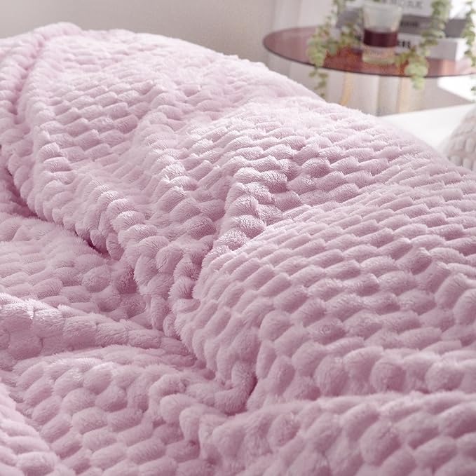Puncuntex Light Purple Throw Blanket 50"×60" inches Fuzzy 3D Jacquard Decorative Flannel Fleece Super Soft Plush Cozy Blanket for Couch Sofa Chair Lightweight