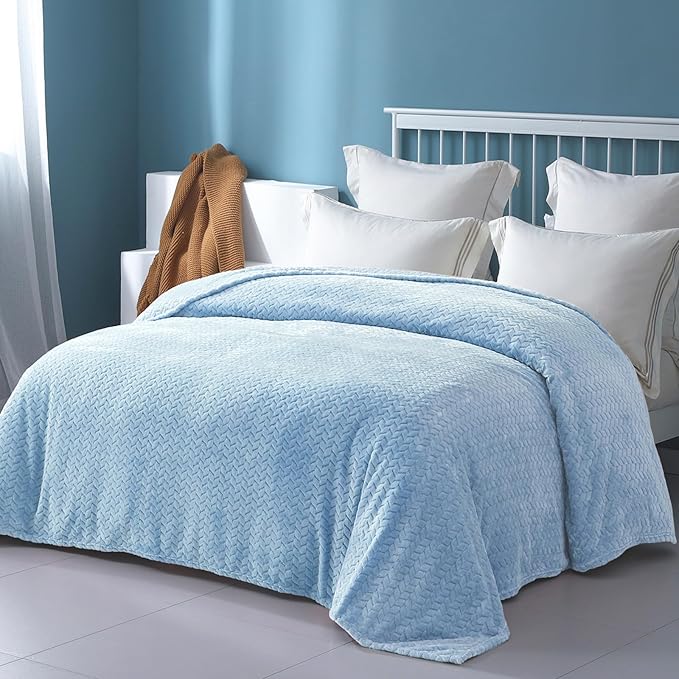 Exclusivo Mezcla Light Blue Fleece Twin Size Blanket for Bed, 90x66 Inches Soft Cozy Jacquard Flannel Blankets, Lightweight Fuzzy Plush Warm for All Seasons