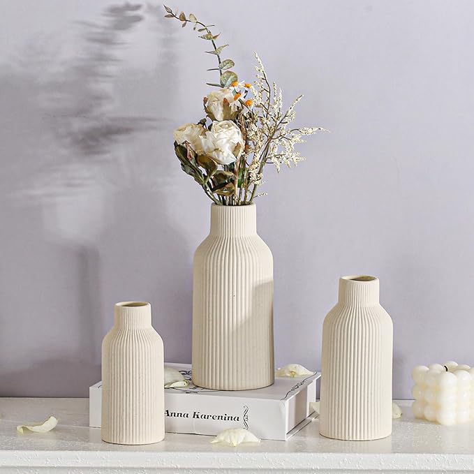 Beige Ceramic Flower Vase, Pampas Grass Small Vase for Dining Table, Bookshelf Decor, Mantel, Entry Decor and Centerpiece, Minimalist Modern, Bohemian, Suitable for Any Style