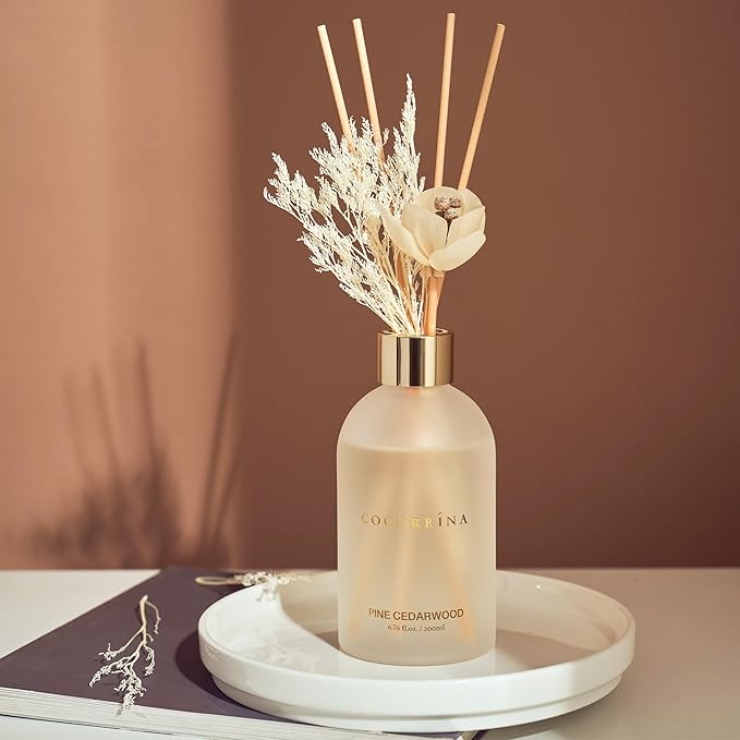 COCORRÍNA Reed Diffuser - Pine Cedarwood 6.76 oz Flower Reed Diffuser Set with 8 Sticks - Home Fragrance Bedroom Bathroom Shelf Decor