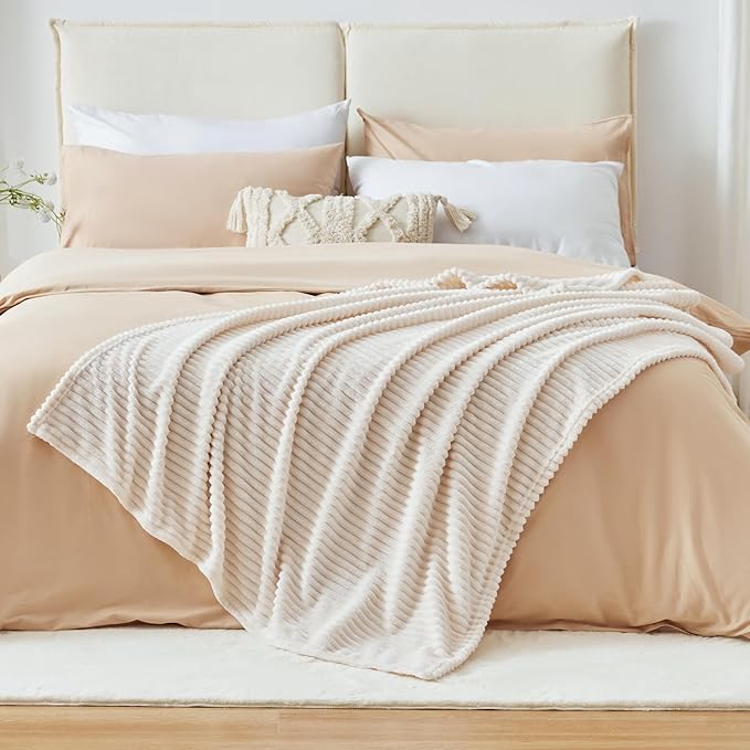 EXQ Home Fleece Throw Blanket for Couch or Bed - 3D Ribbed Jacquard Decorative Blankets - Cozy Soft Lightweight Fuzzy Flannel Blanket Suitable for All Seasons(50"×60",Beige)