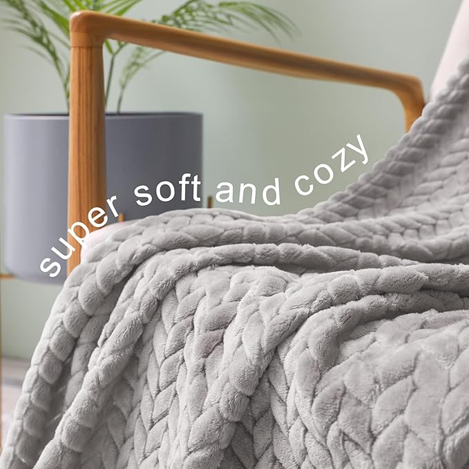 Exclusivo Mezcla Light Grey Fleece Twin Size Blanket for Bed, 90x66 Inches Soft Cozy Jacquard Flannel Blankets, Lightweight Fuzzy Plush Warm for All Seasons