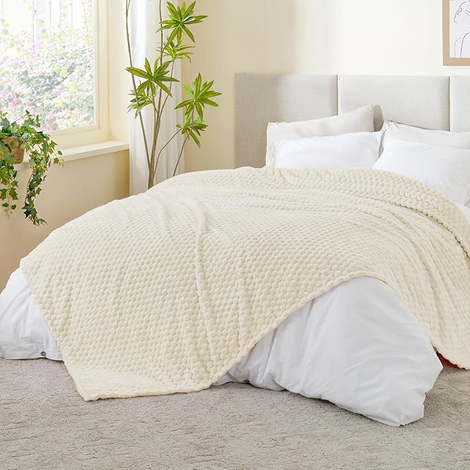 BEDELITE Fleece Blanket - 3D Jacquard Decorative Cream Throw Blankets for Couch & Bed, Soft and Cozy Warm Plush Fluffy Blanket All Seasons Suitable, 108x90Inches