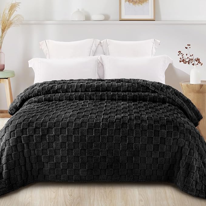 Exclusivo Mezcla Twin Size Flannel Fleece Blanket, Super Soft and Warm Lightweight Checkered Pattern Blankets for All Seasons, 60x80 Inches, Black