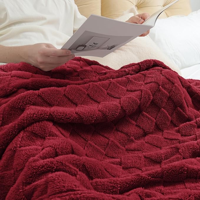 Exclusivo Mezcla Fleece Throw Blanket for Couch,Super Soft and Warm Lightweight Checkered Pattern Blankets for All Seasons, 50x60 Inches, Deep Red