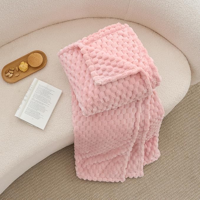 BEDELITE Fleece Decorative Blanket - 3D Jacquard Pink Throw Blankets for Women's Couch & Bed, Soft and Cozy Warm Plush Fluffy Blanket, Cute Birthday Gift for Women, 50x60 Inches