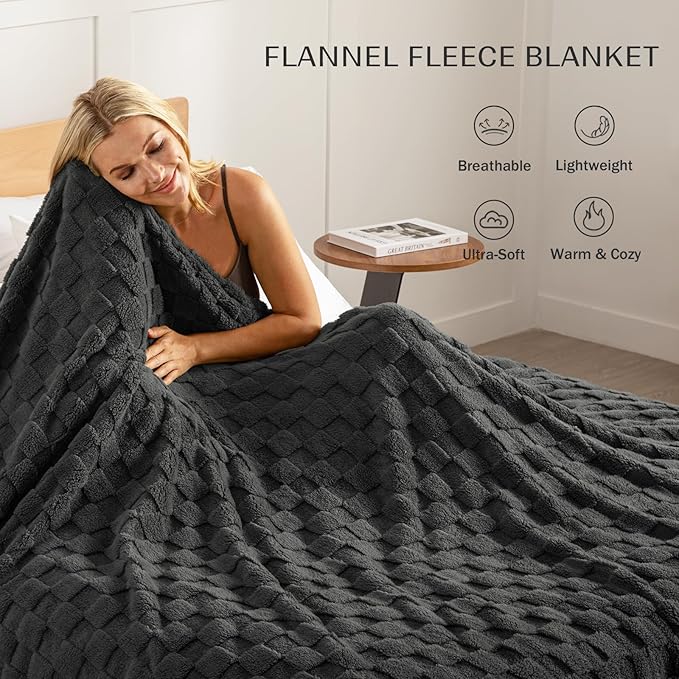 Exclusivo Mezcla Queen Size Flannel Fleece Blanket, Super Soft and Warm Lightweight Checkered Pattern Blankets for All Seasons, 90x90 Inches, Dark Grey