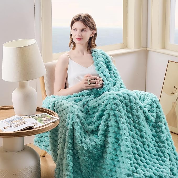 NEWCOSPLAY Super Soft King Blanket Sage Green Premium Silky Flannel Fleece 3D Clouds Stylish Jacquard Lightweight Bed Blanket All Season Use 350GSM (Sage Green, King(90"x110"))